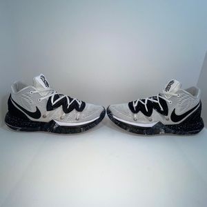 Nike Kyrie 5 'Oreo'